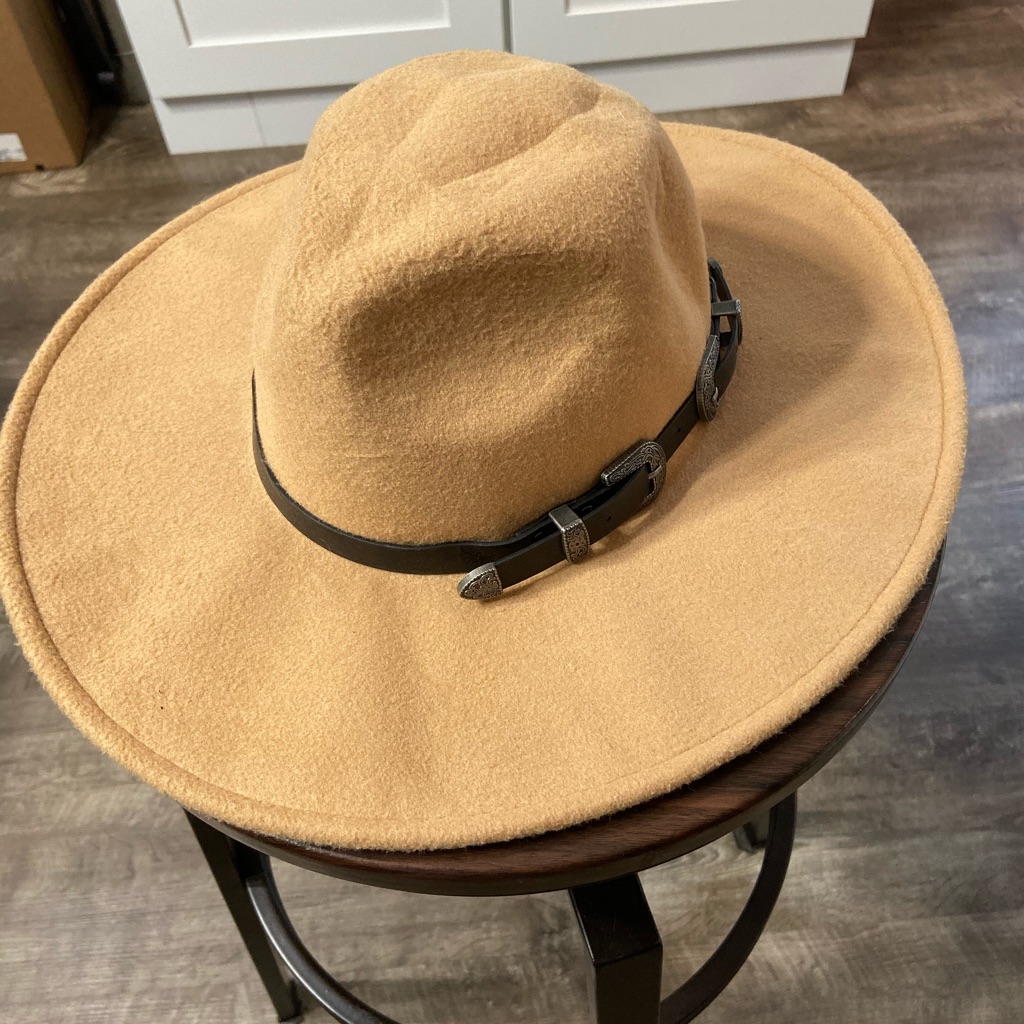 Vici Hat